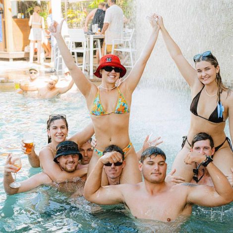 Gilligan's Hotel and Resort Cairns - Poolside Birthday Functions